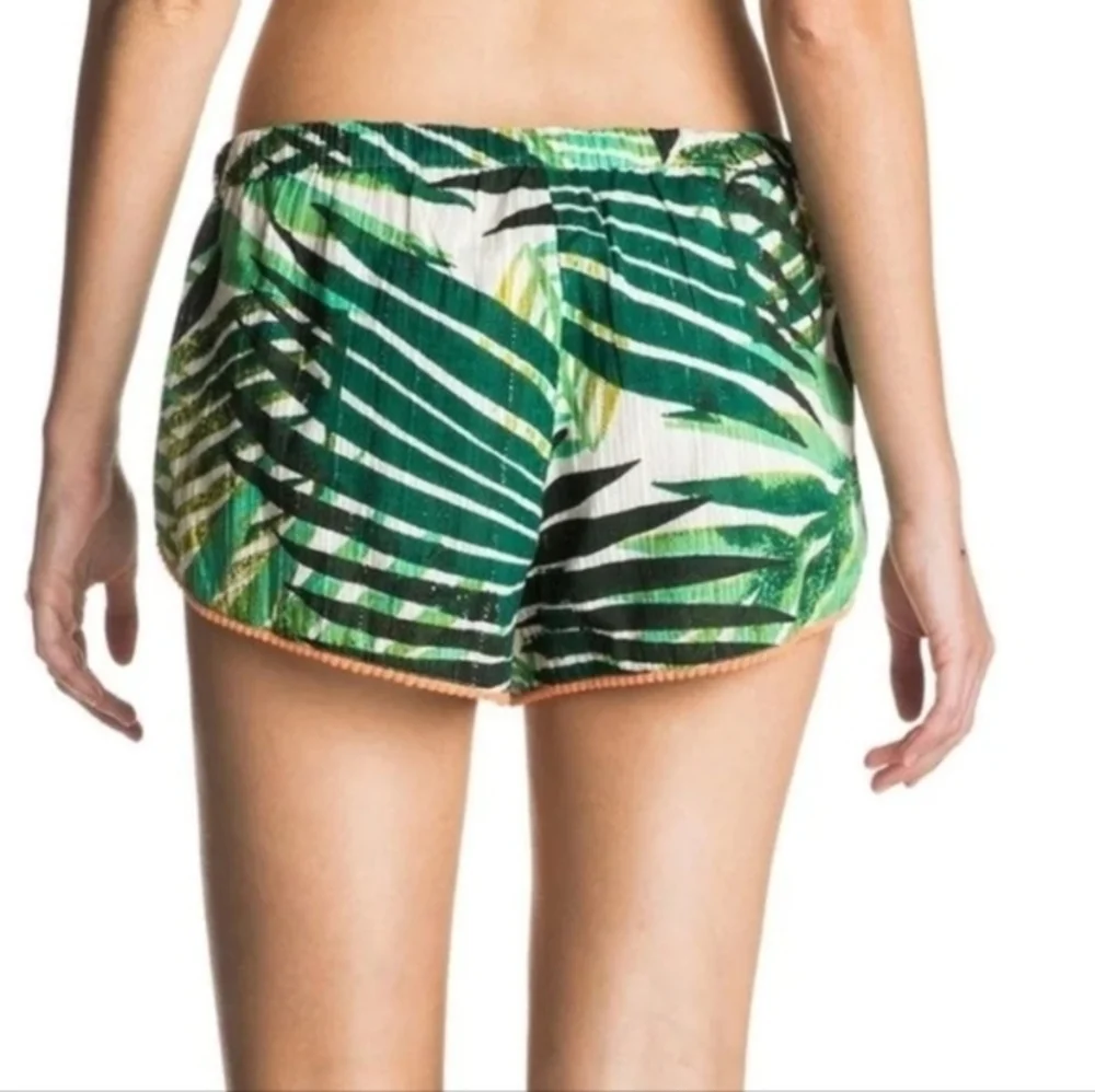 ROXY PALM LEAF SHORTS‎ M